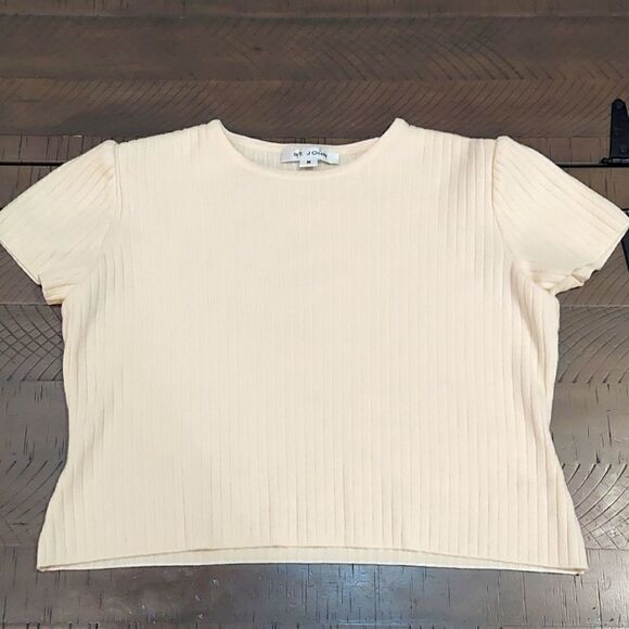 St. John Sweaters - ST. JOHN Cream Ribbed Cropped Sweater Sz M
